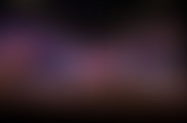 «الكمامة» في مهرجان المسرح العالمي تتحول من أداة وقاية الى عقاب نفسي