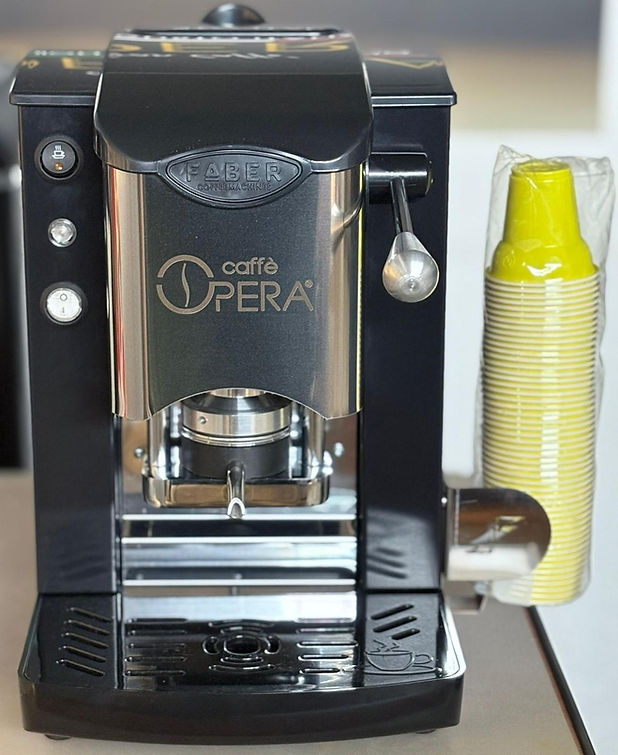 primo piano nera.jpg