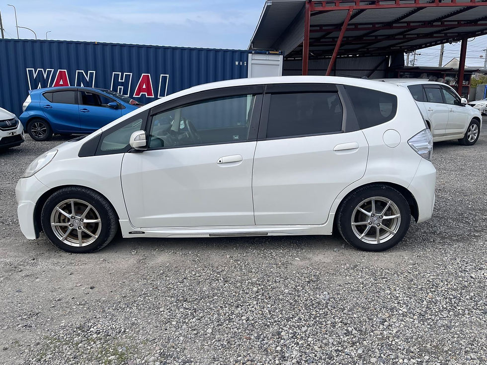 Thumbnail: HONDA FIT HYBRID 2011