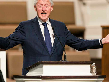 Bill Clinton, expresidente estadounidense, es internado por infección