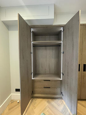 Bespoke Wardrobe London Bridge Egger 1399..jpeg