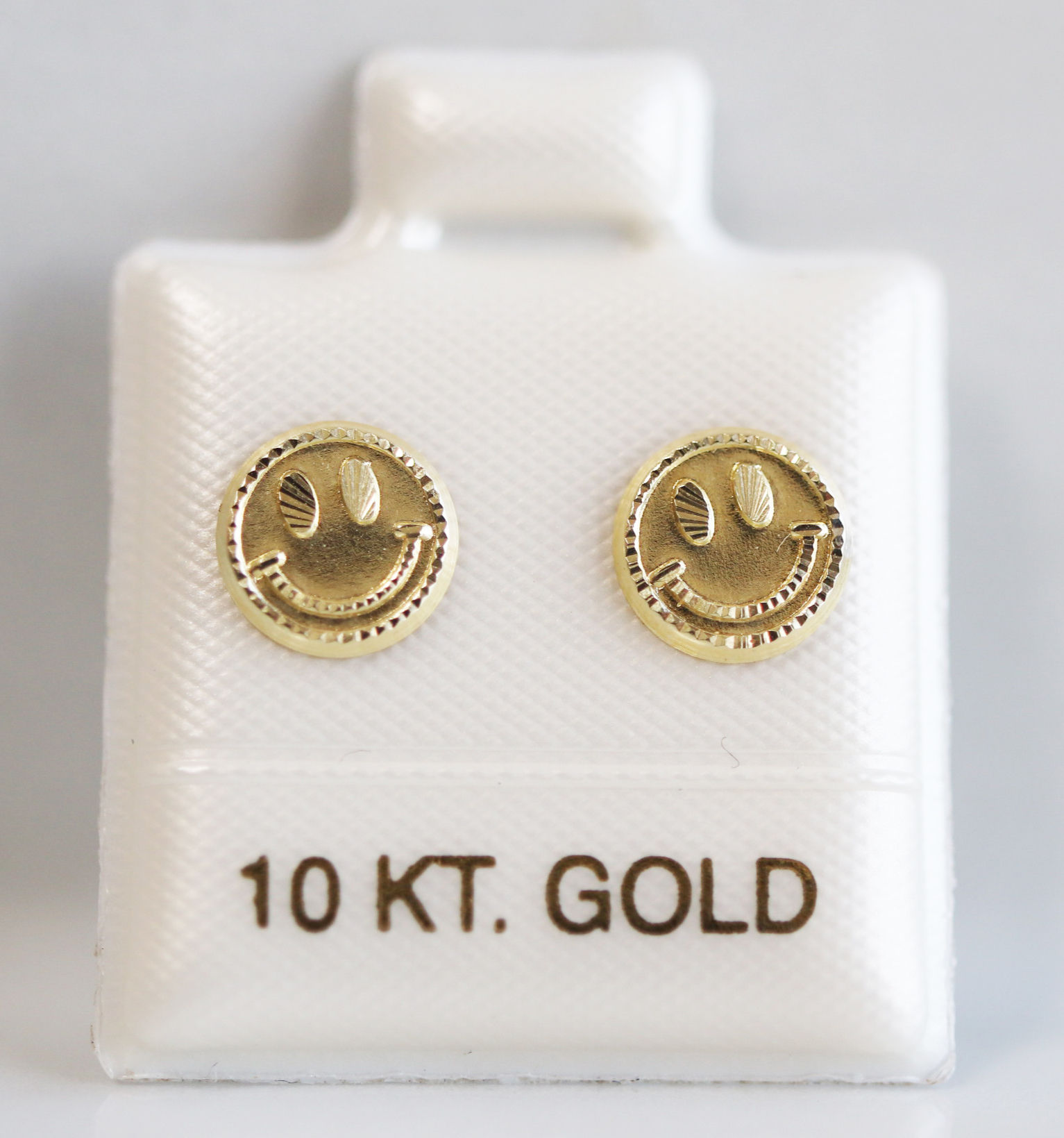 BOC660 Broquel Oro 10k Carita sonriente