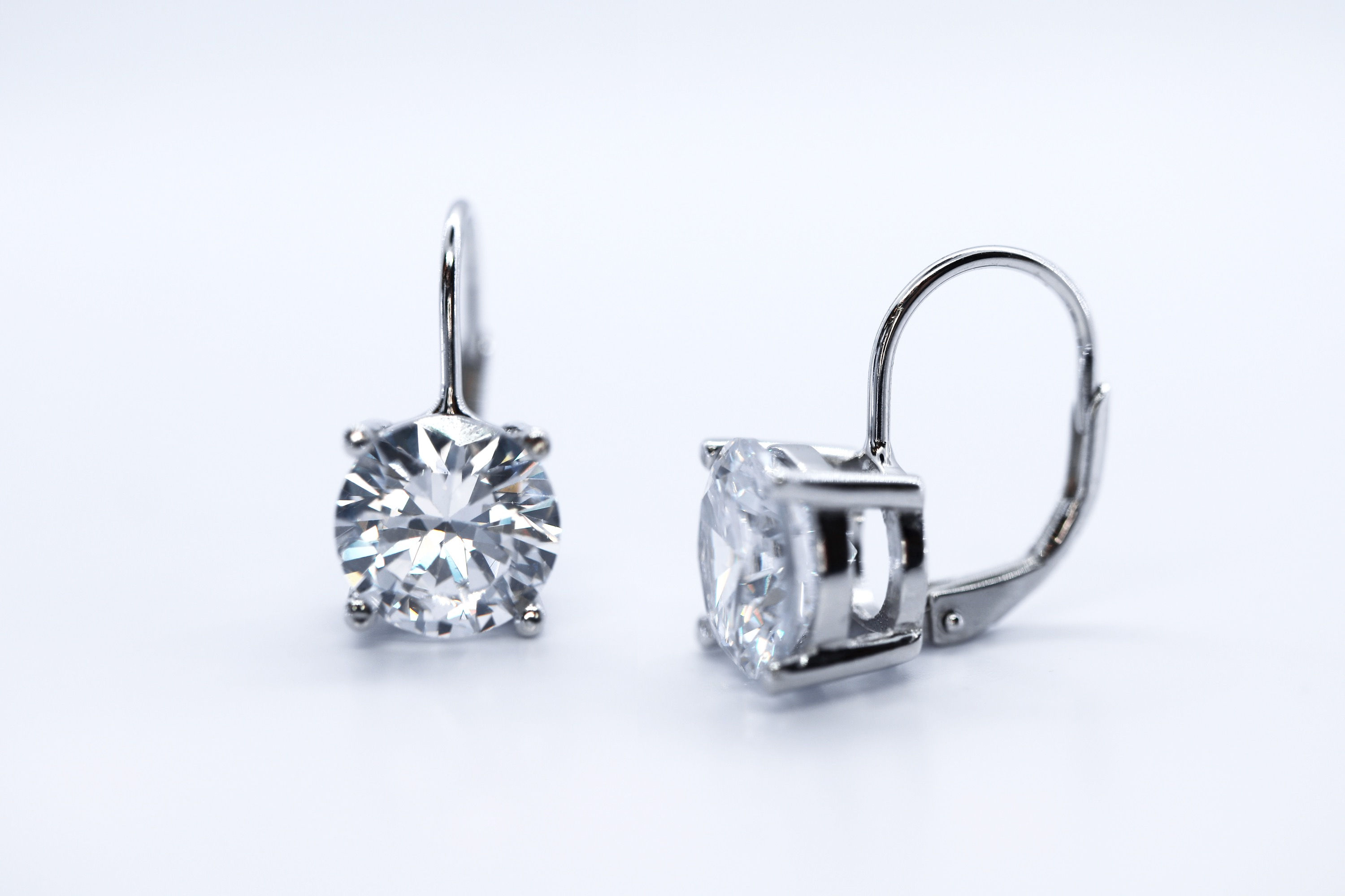 PER0360-9MM Aretes - Plata .925 con Baño de Rodio y Zirconias