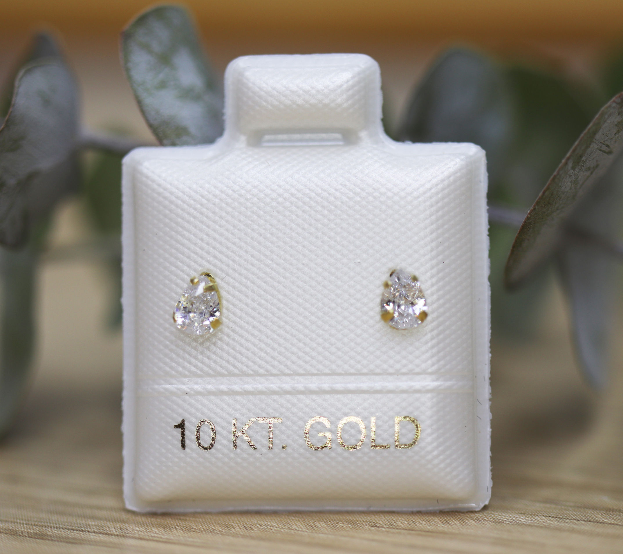 BOC524B Broquel Oro 10K Montadura Gotita Mini Blanco