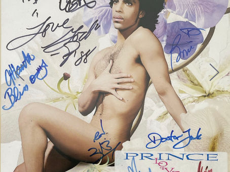 📰 Rare Fully‑Signed Lovesexy Display Emerges at Auction – Apr. 2026