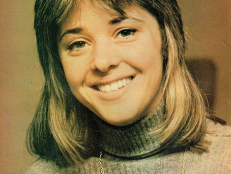 Suzi Quatro (May 25, 1974) Music Star Pull-Out Poster