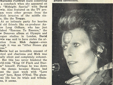 Bowie Points the Way Article : 1974
