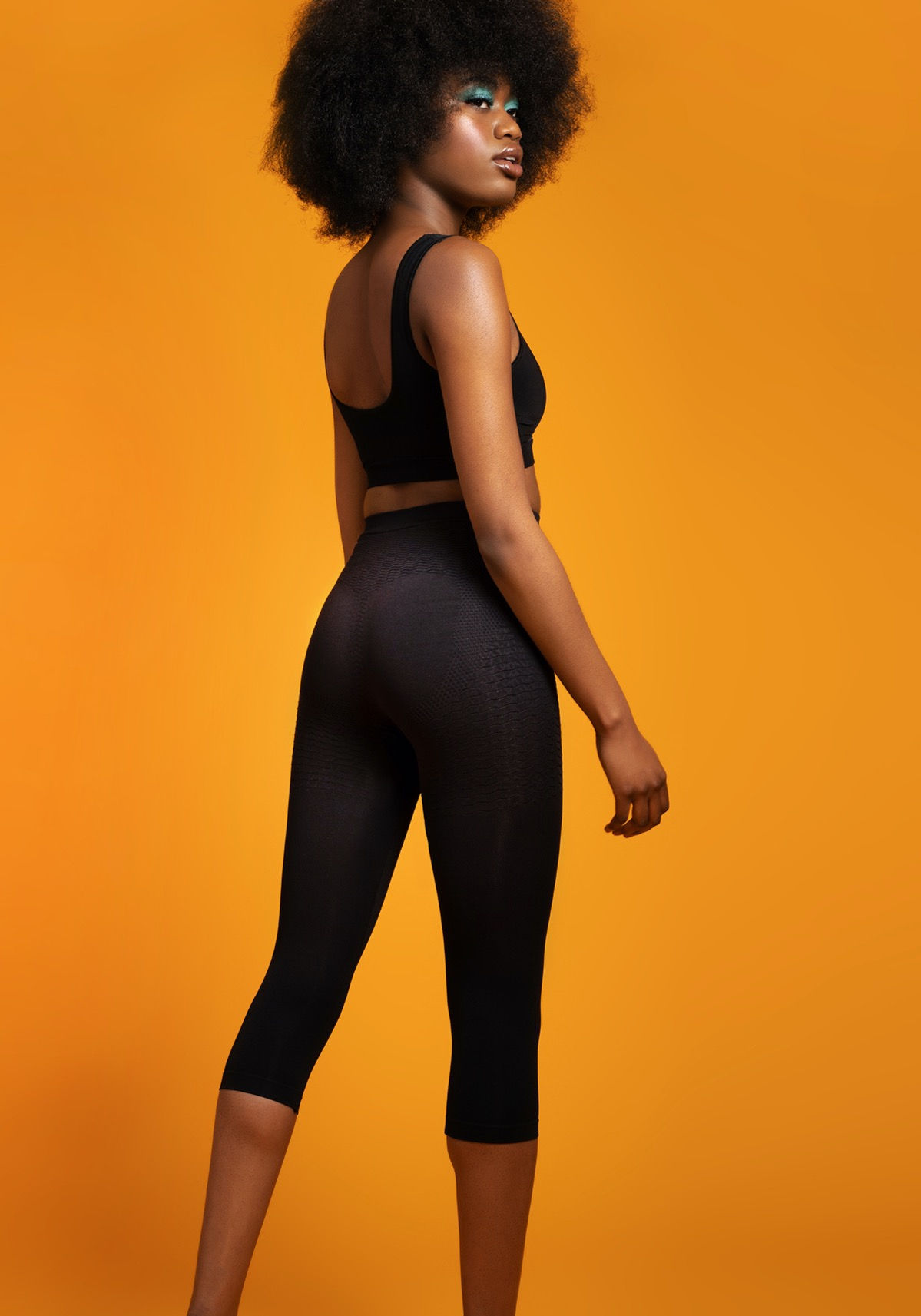 Capri Micro-Massage Compression Leggings – Noir