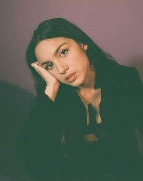 Música de Olivia Rodrigo consegue marca incrível no Spotify. 