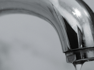 Kan jag beställa högtrycksspolning av avlopp i alla svenska städer?