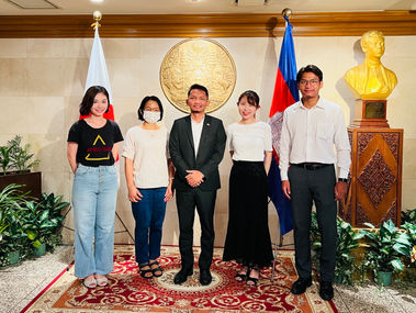 Receive, Prof. Sokunthearoth, a Khmer Teacher and 2 Japanese students who study Khmer language.