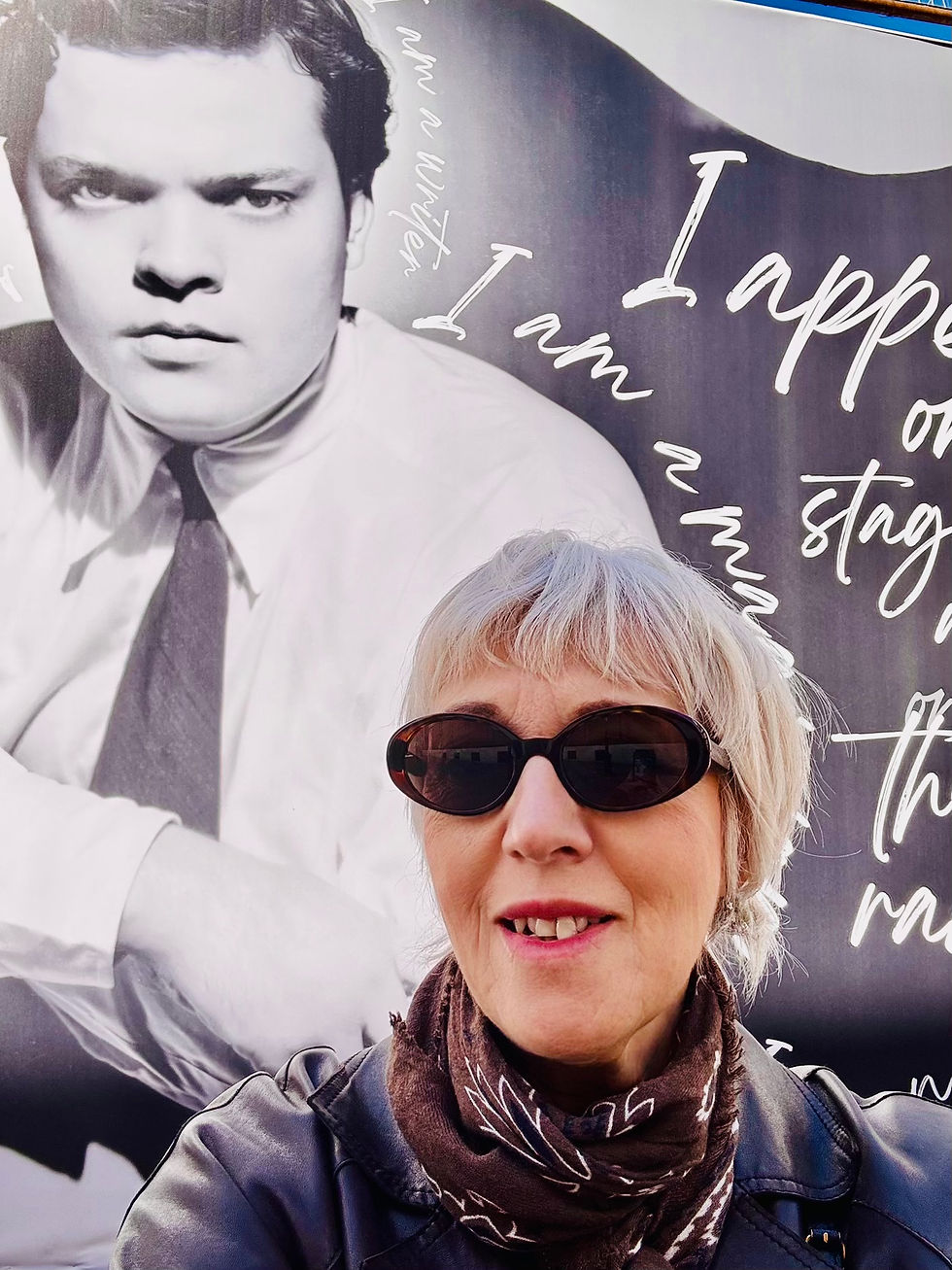 Orson Welles è tornato con una bella mostra al Museo Nazionale del Cinema di Torino, e io torno sul web per parlarne e per scrivere di storie, libri, spettacoli, film.
