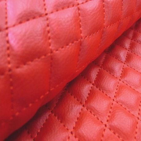 simili-cuir-stradivarius-matelasse-rouge