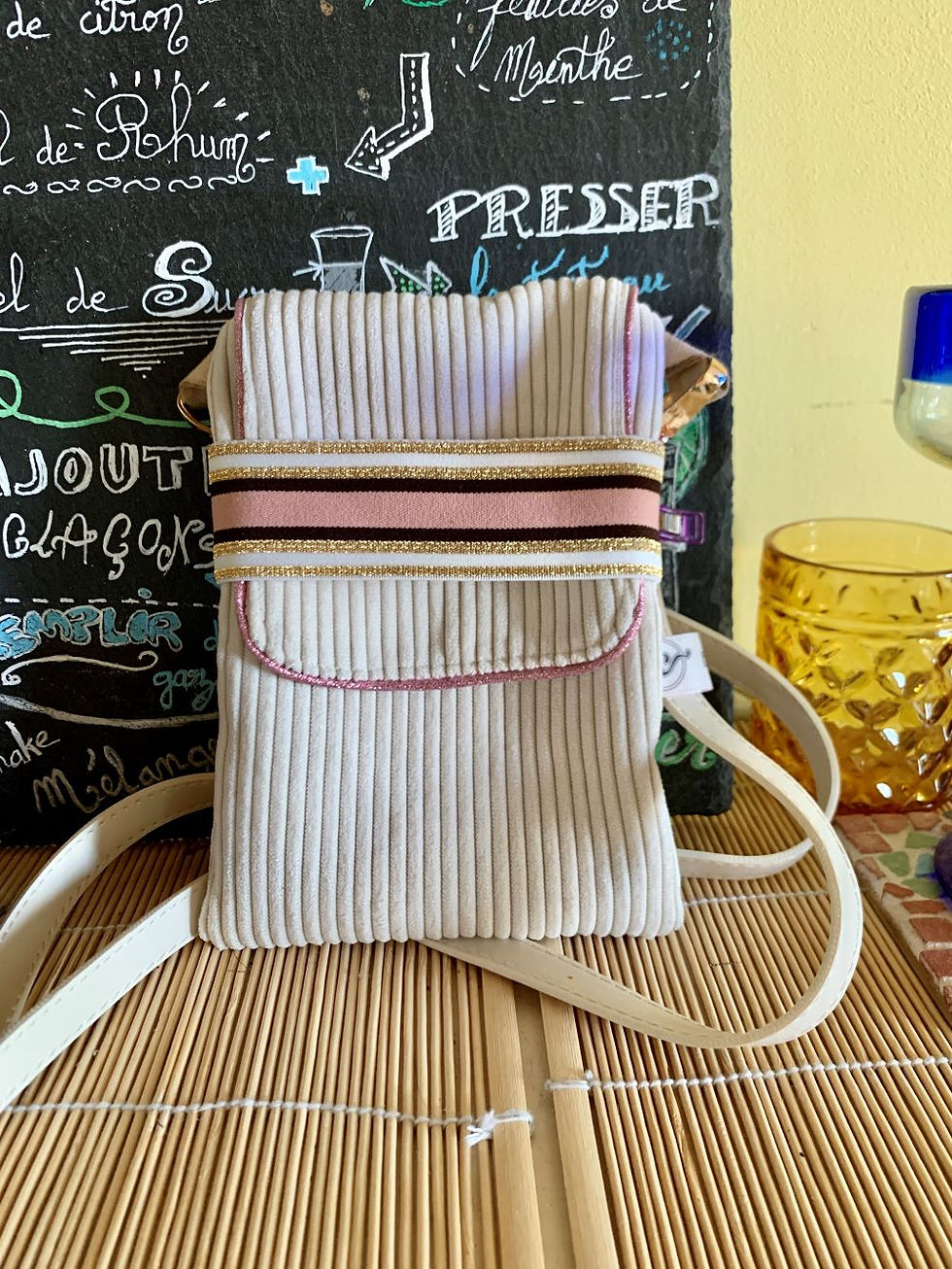 Miniature : Pochette téléphone unique et originale