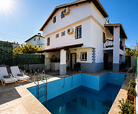Kusadasi degirmenderede ozel havuzlu satilik villa
