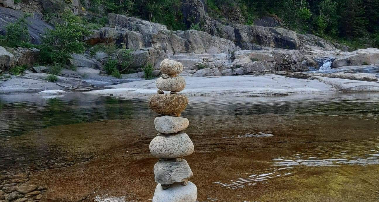 Marche et Soin Reiki de groupe au coucher du soleil . Marche silencieuse au son du tambour en quête de son objet TOTEM.