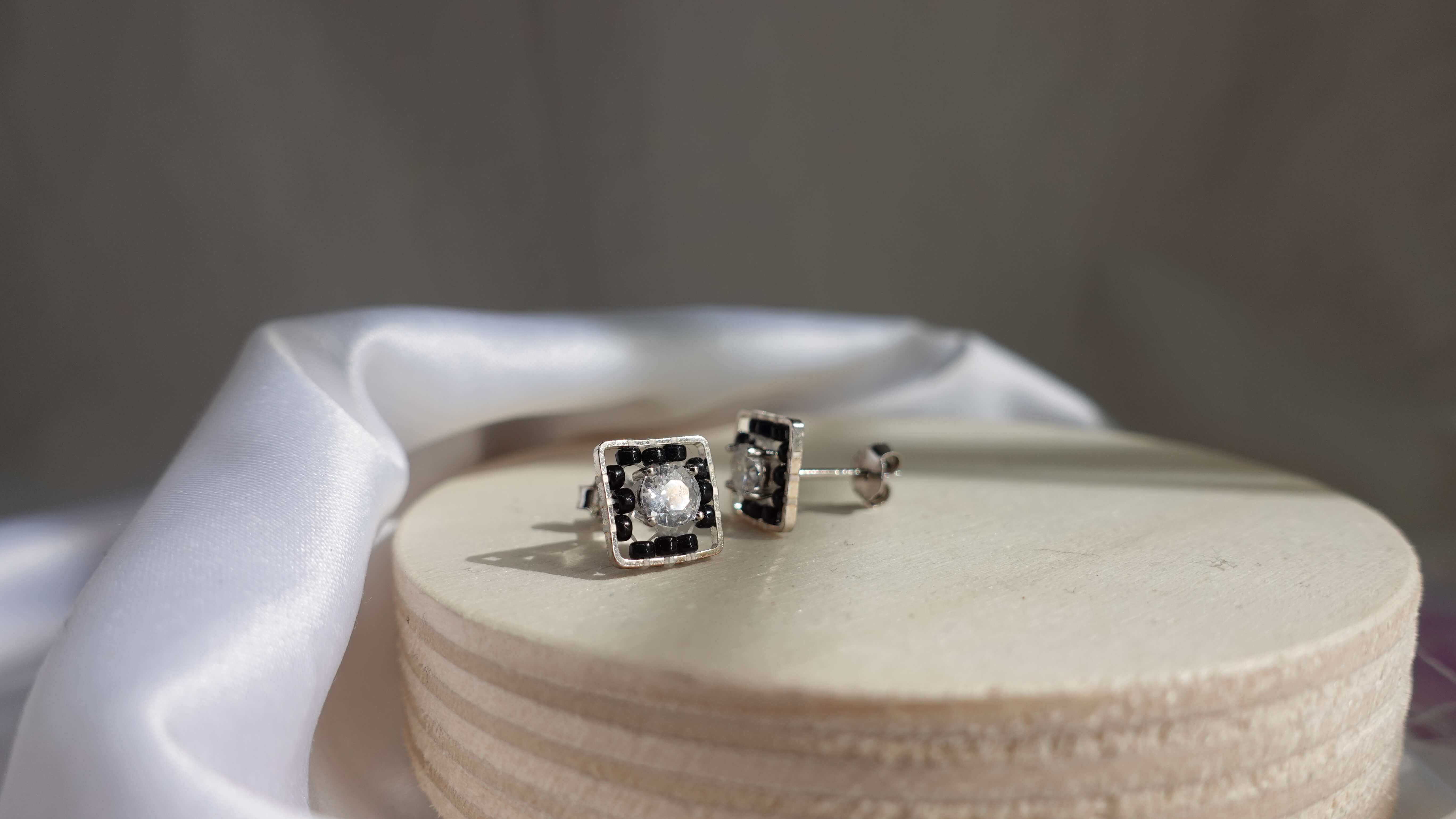 Silver Beaded Stud - Black