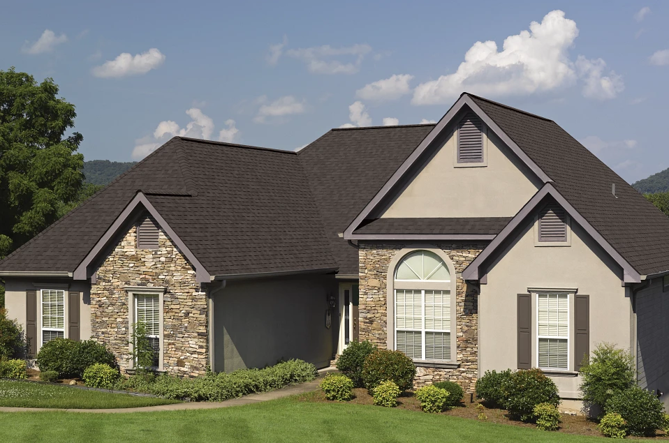Landmark Pro shingle on a residential home.