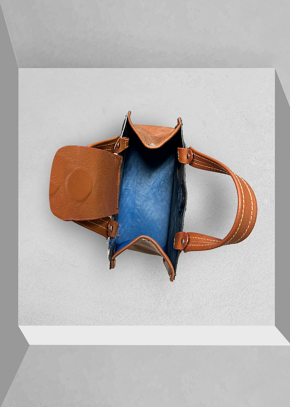 Thumbnail: Black Mini with leather handles