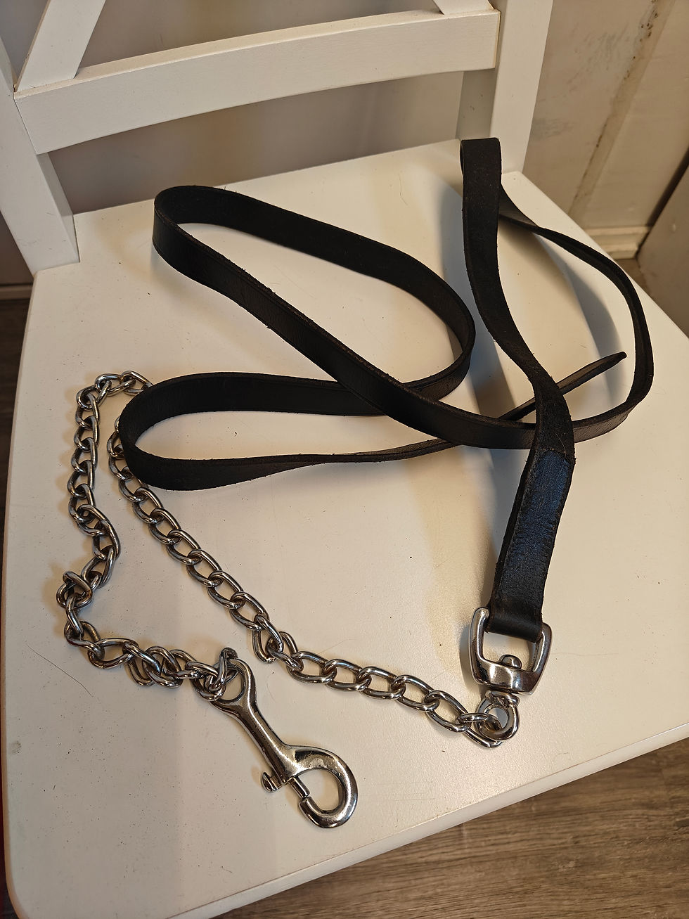 Musta ketjuriimunnaru, nahka