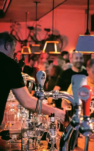 gezellig druk in Café 't Spektakel