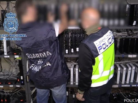 Emisión pirata de canales de TV, operación conjunta de la Policía nacional y la Guardia di Finanza i