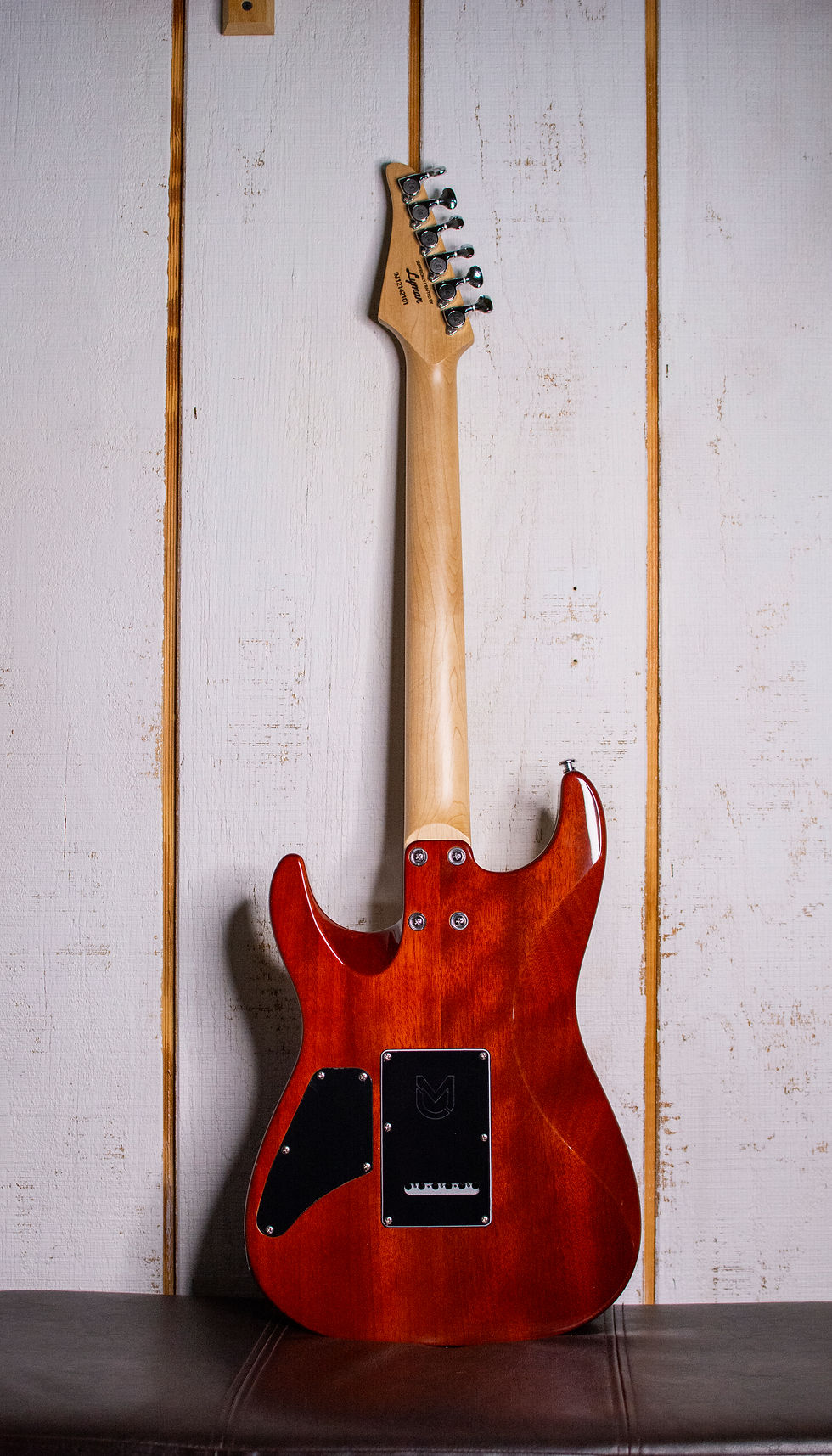 Thumbnail: LS-900Q Quilted Top S-Style Electric Guitar with Tweed Hardshell Case
