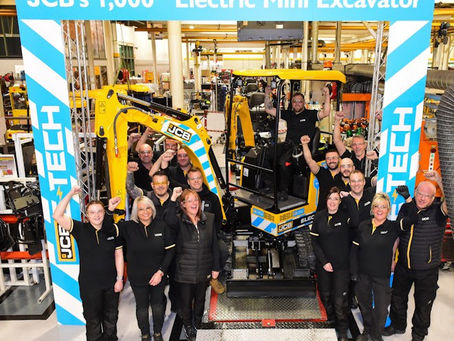 Récord de producción para la primera miniexcavadora eléctrica JCB