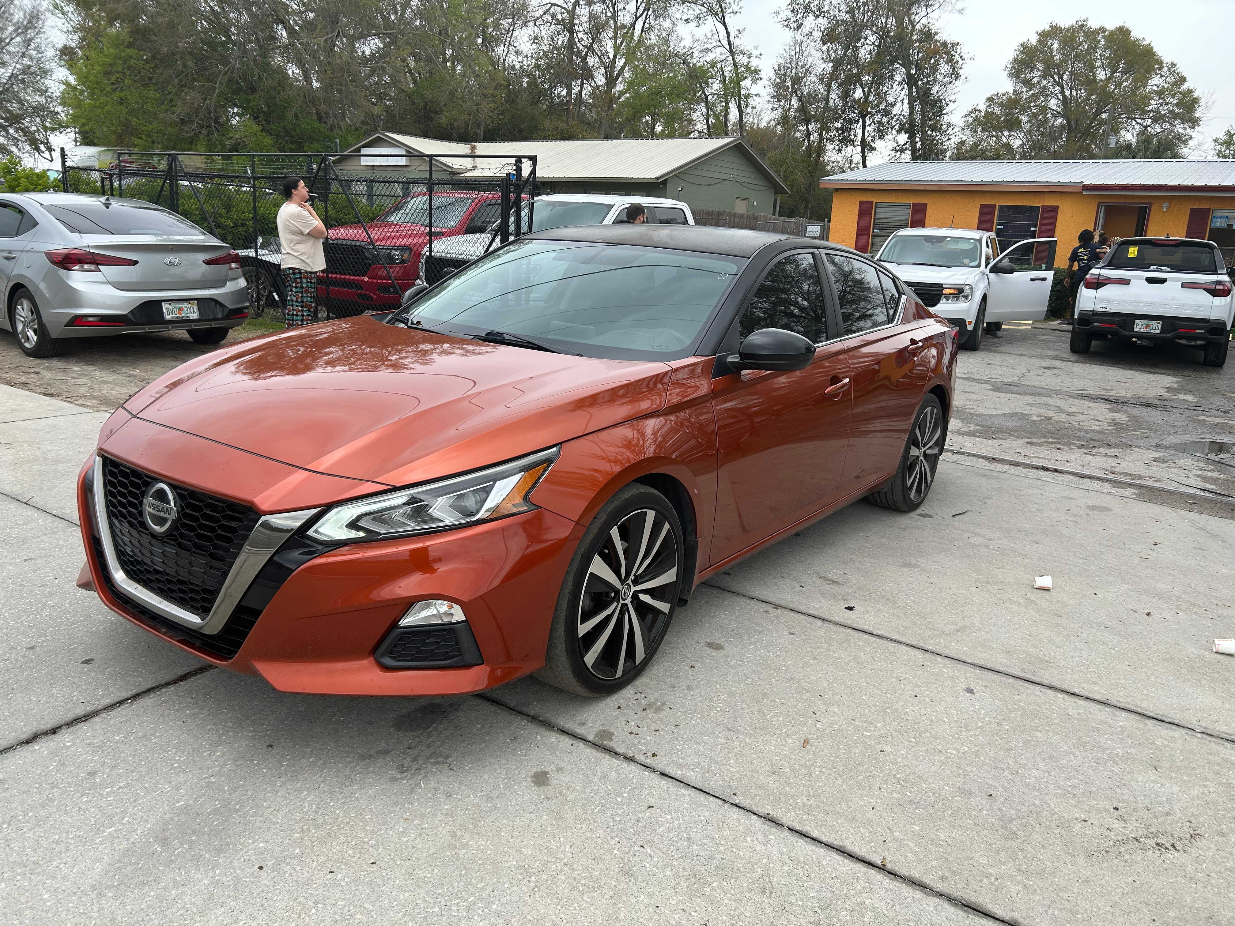2019 Nissan Altima SR's photo