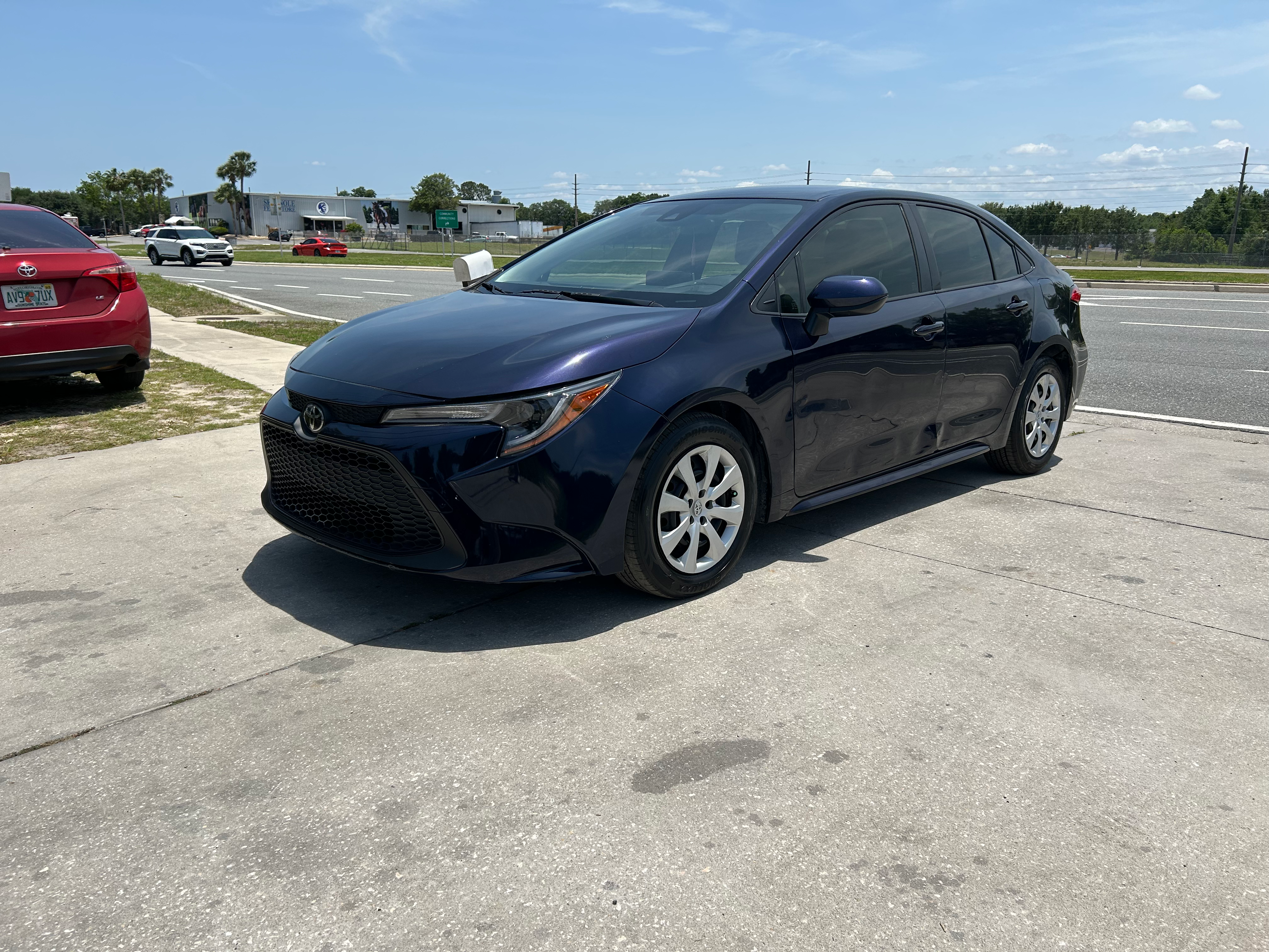 2021 Toyota Corolla LE's photo