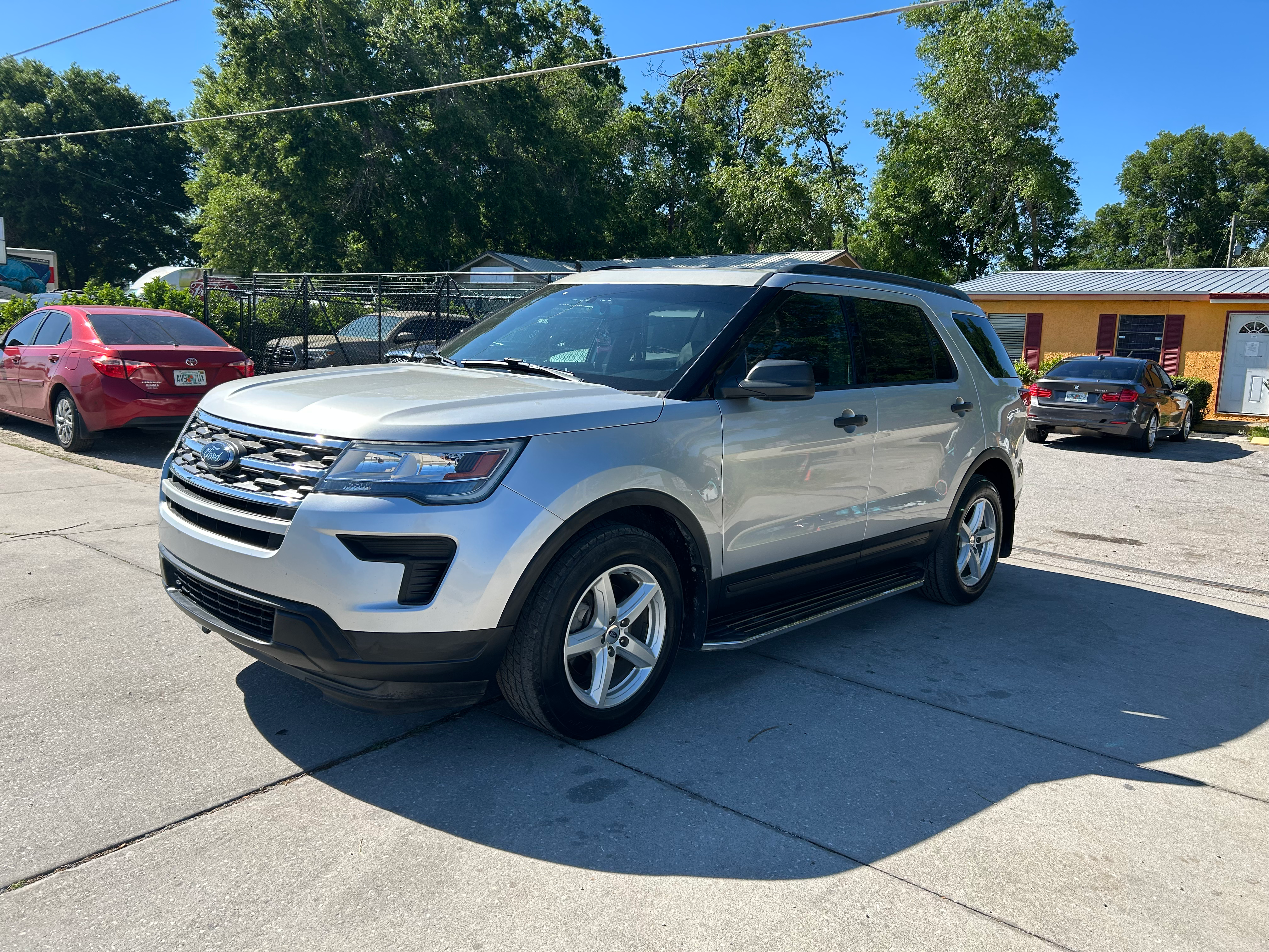 2018 Ford Explorer Base's photo