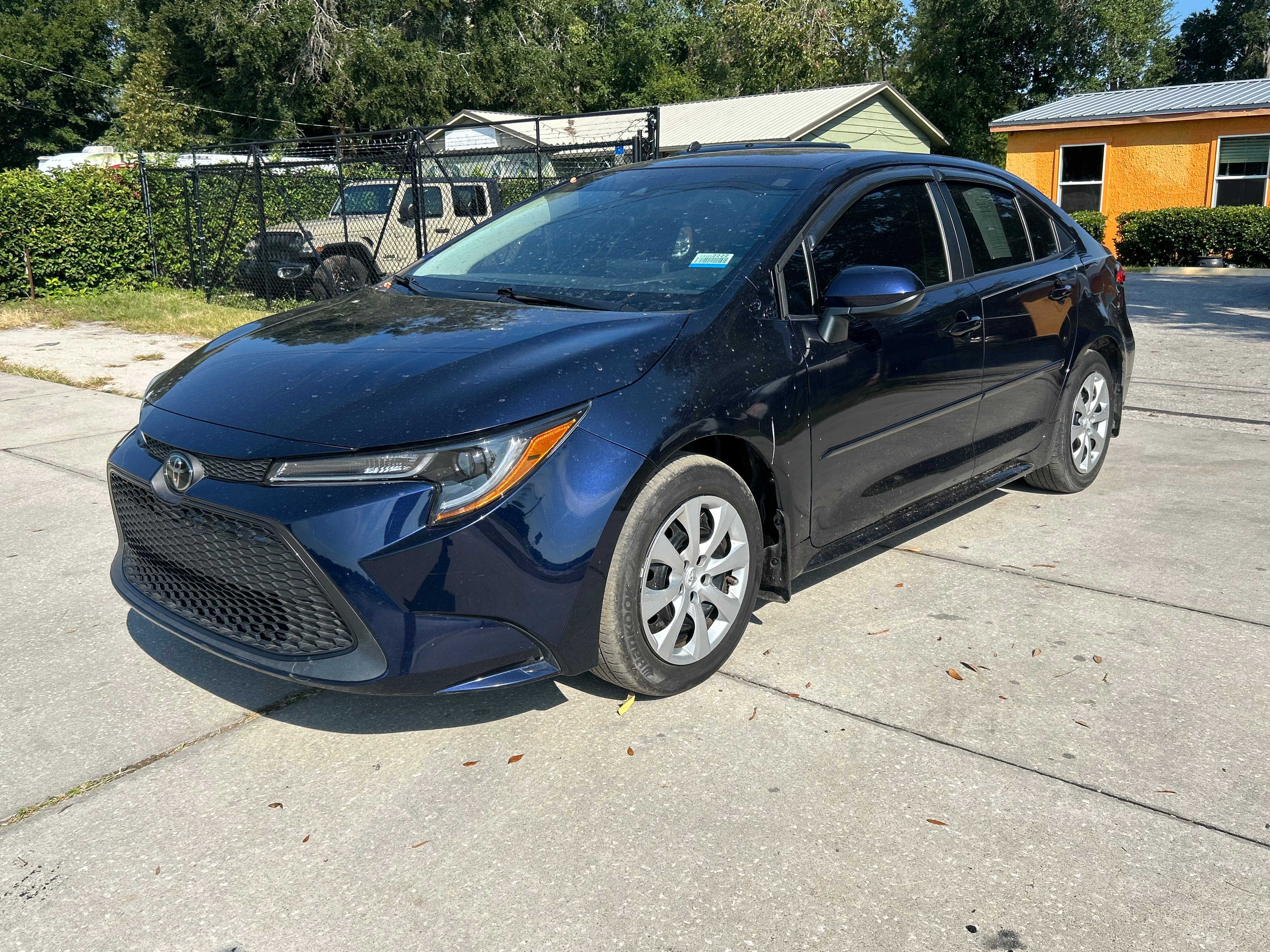 2022 Toyota Corolla LE's photo