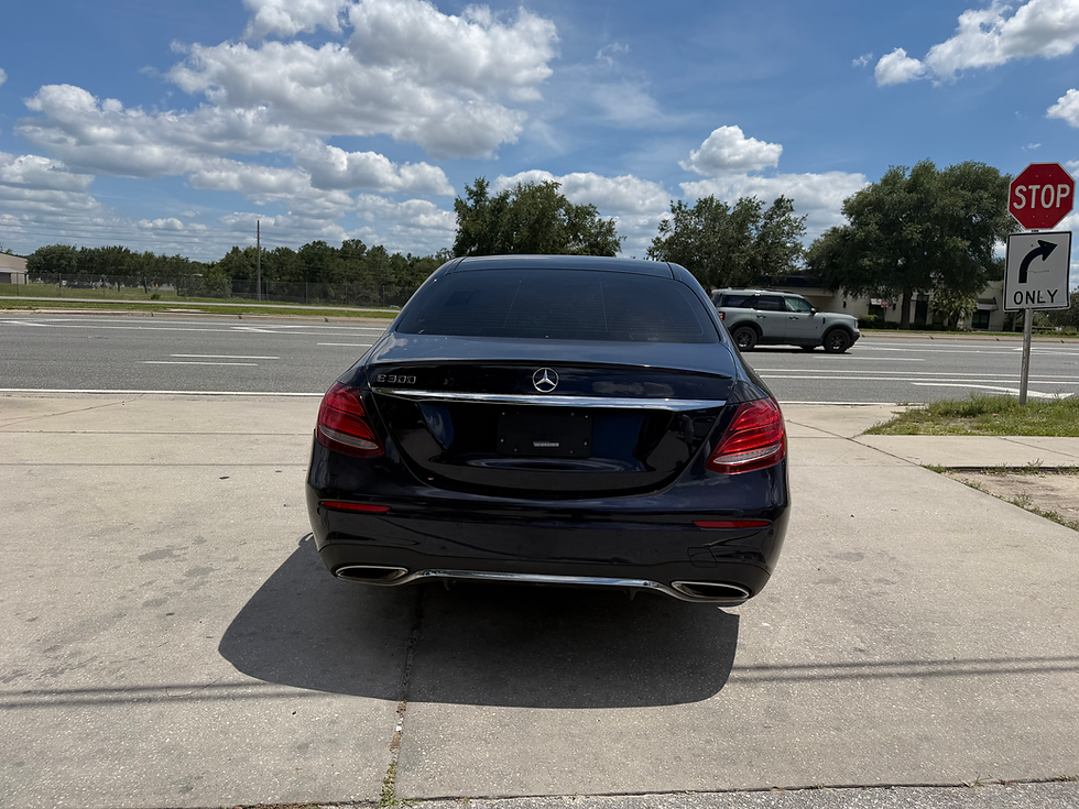 Thumbnail: 2017 Mercedes-Benz E 300