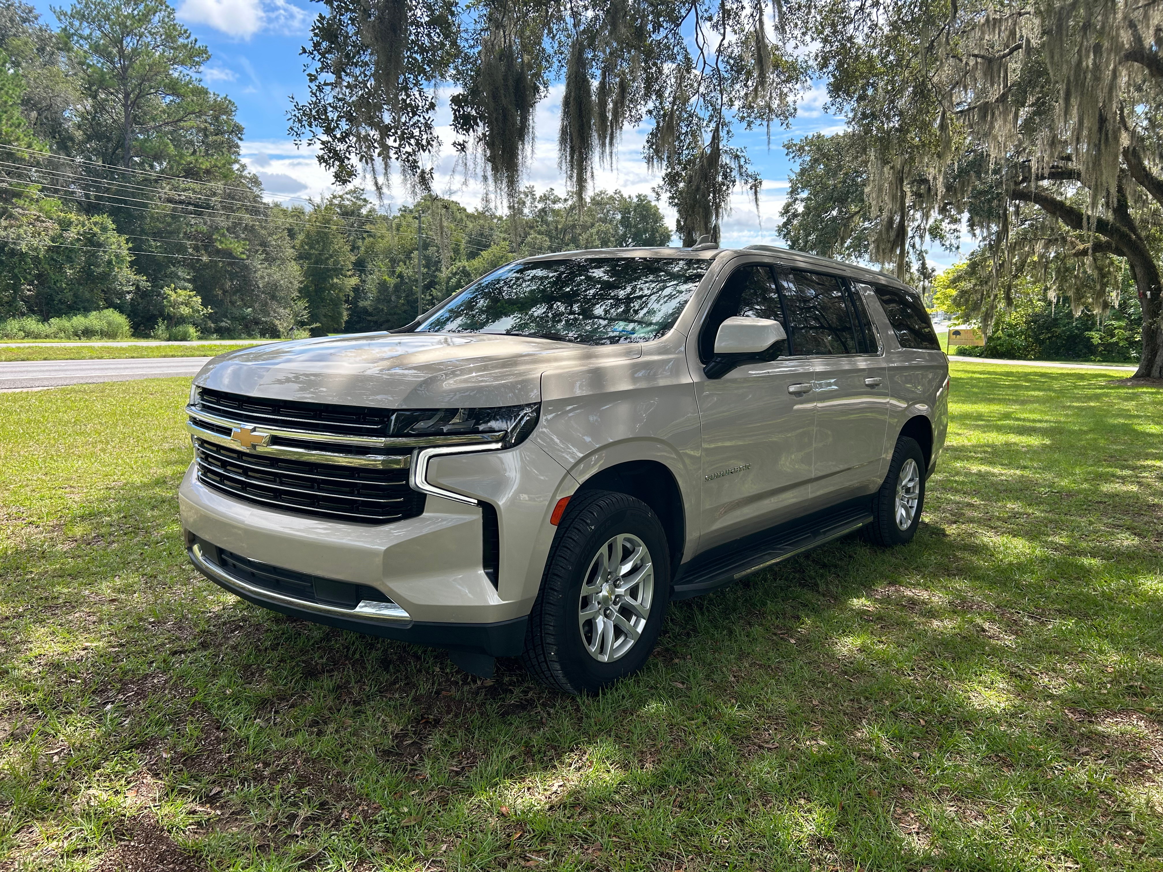 2021 Chevrolet Suburban LT's photo