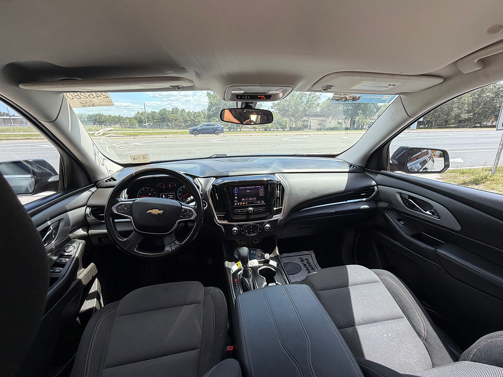 Thumbnail: 2021 Chevrolet Traverse LT