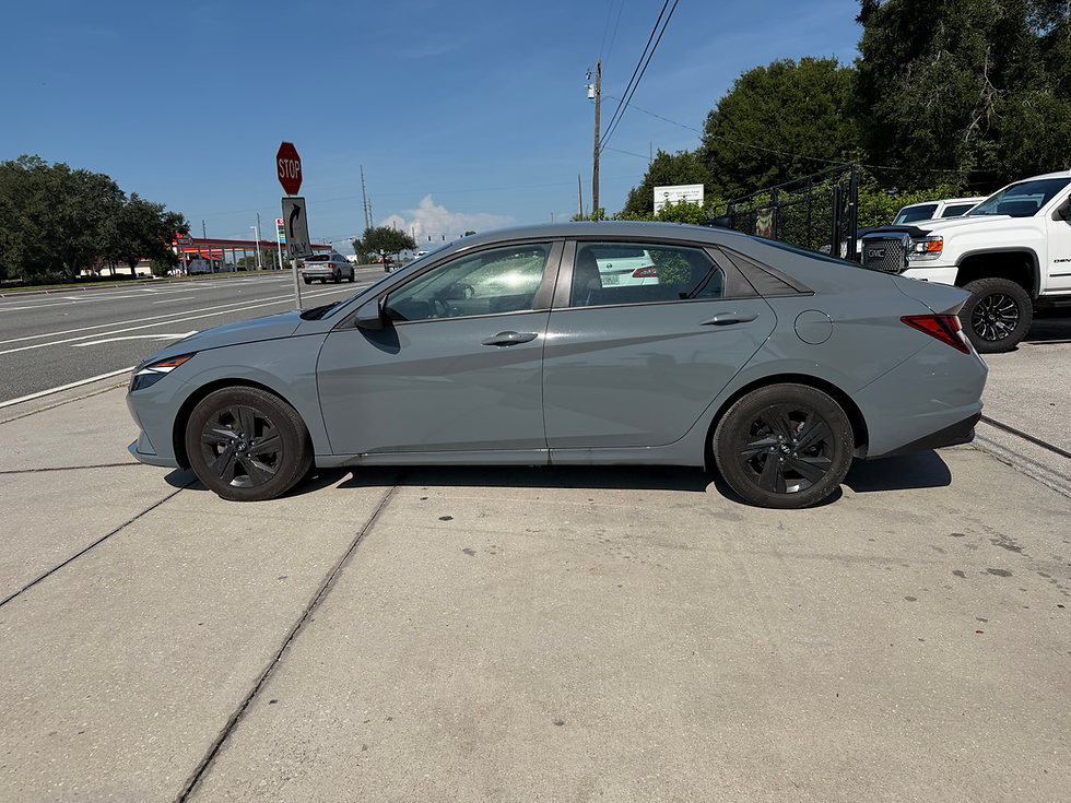 Miniatura: 2023 HYUNDAI ELANTRA