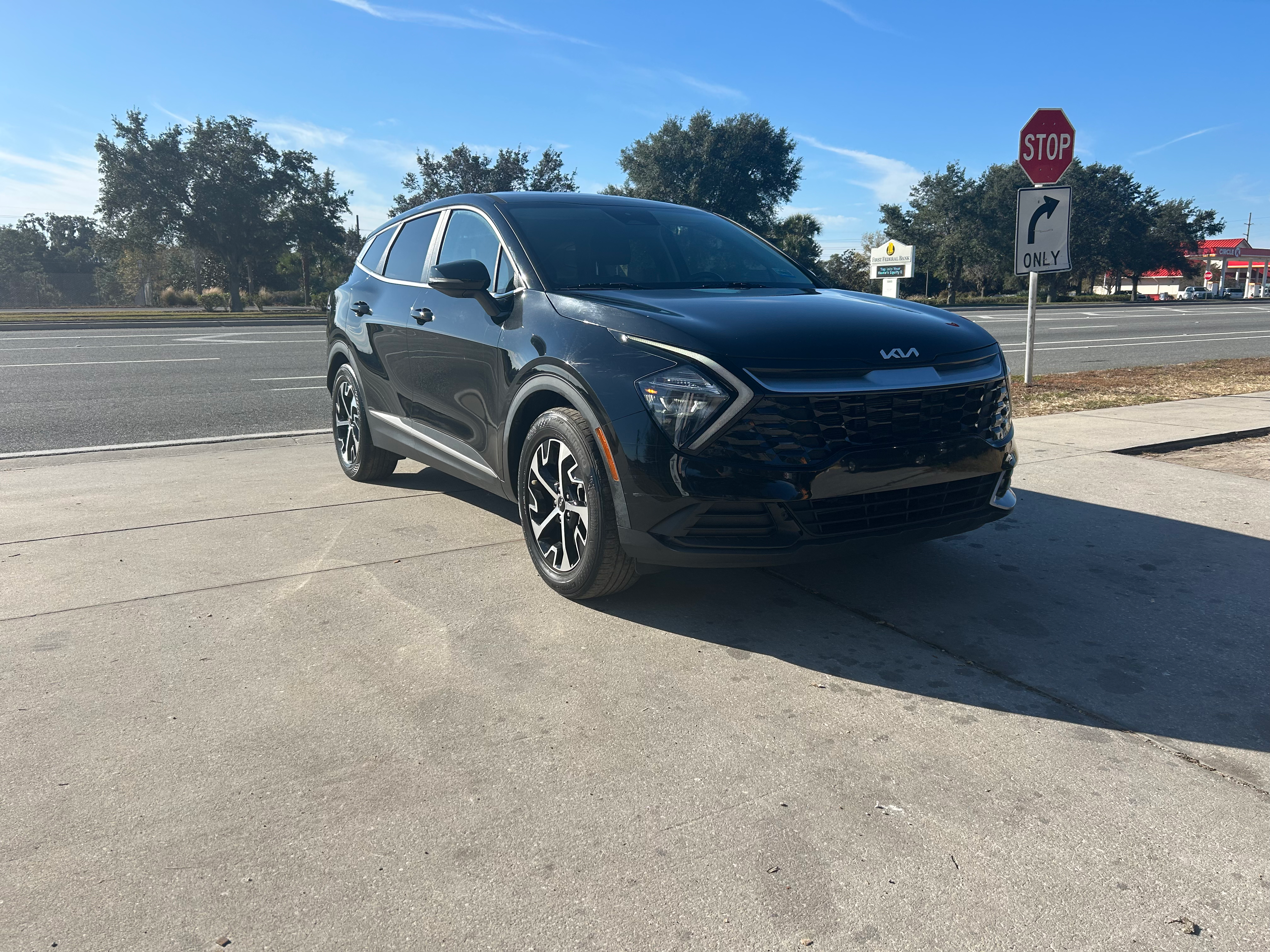 2023 Kia Sportage EX's photo