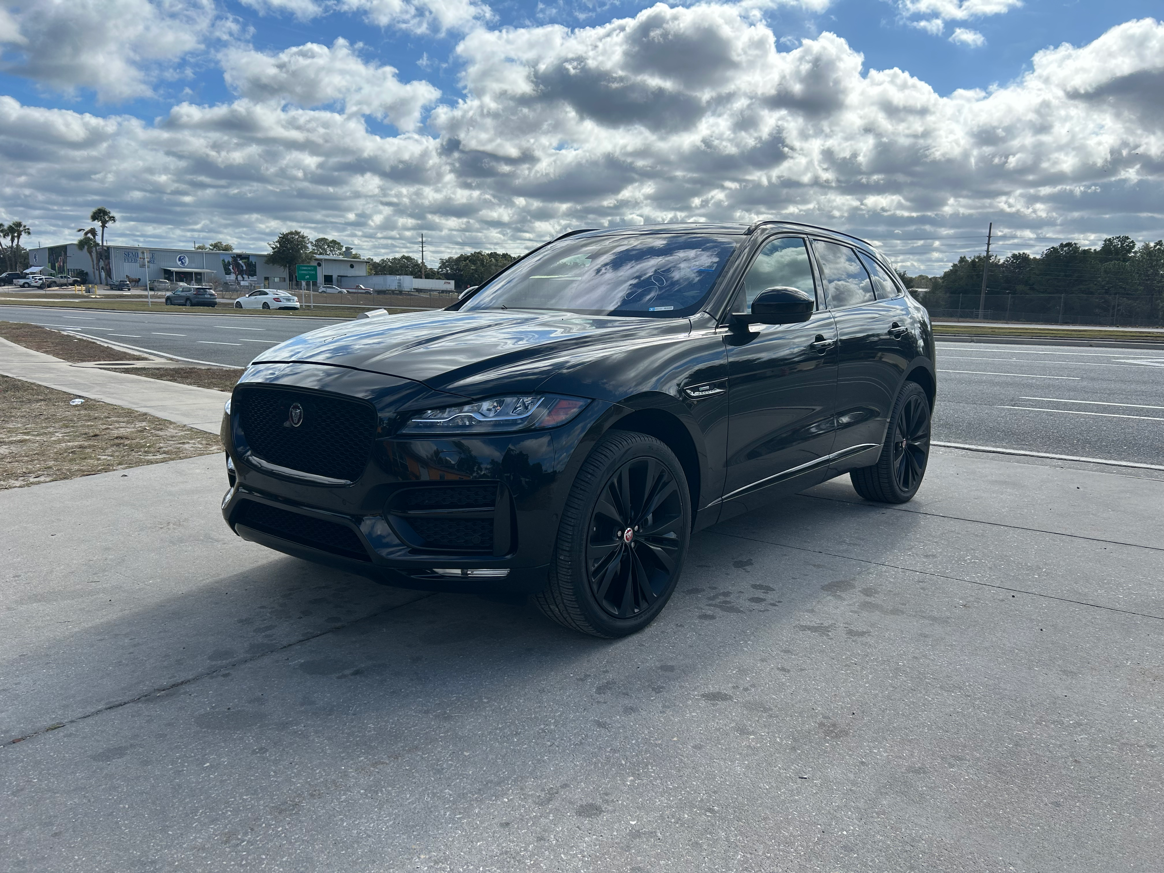 2019 Jaguar F-Pace R-Sport's photo