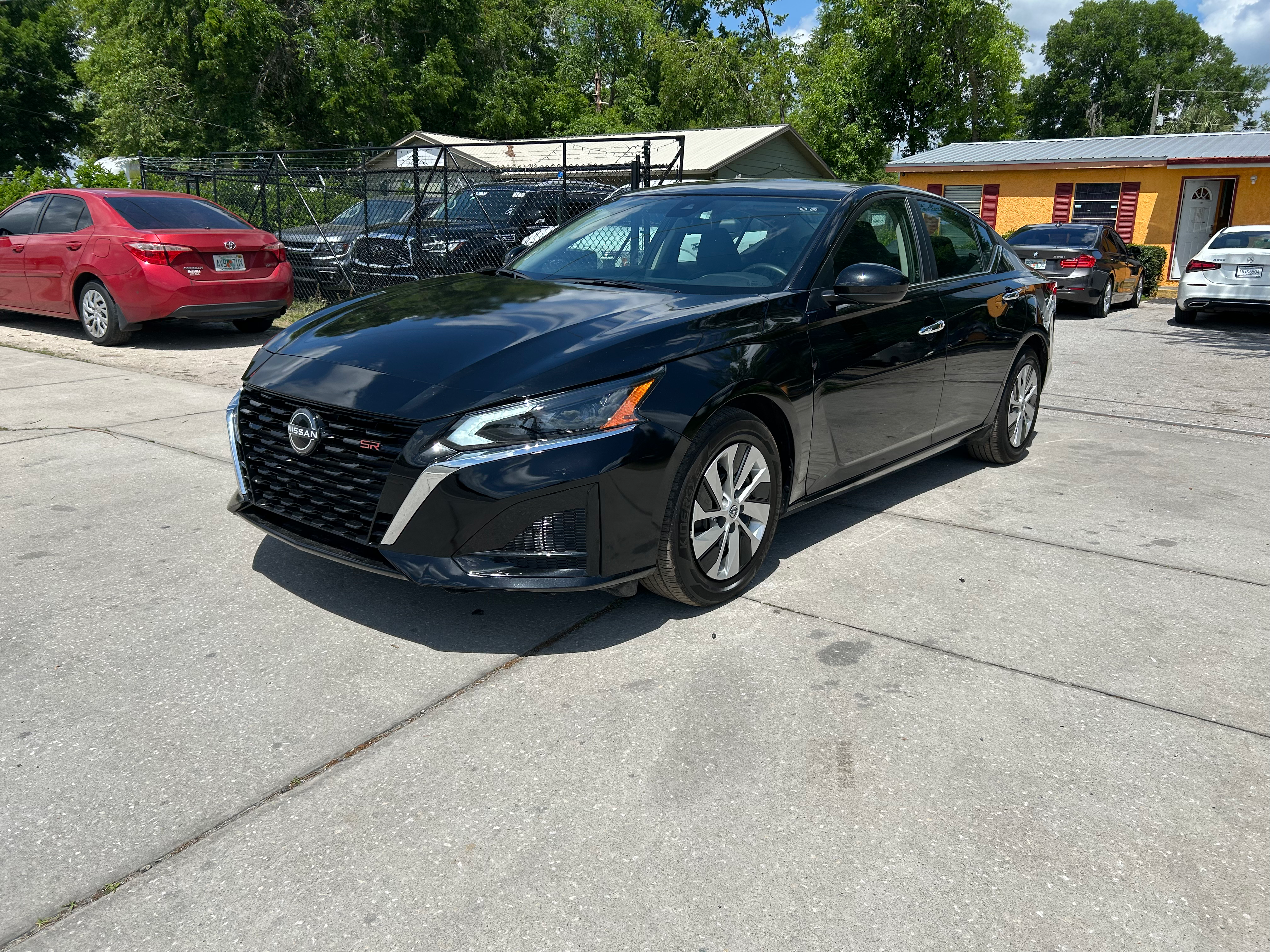 2023 Nissan Altima S's photo