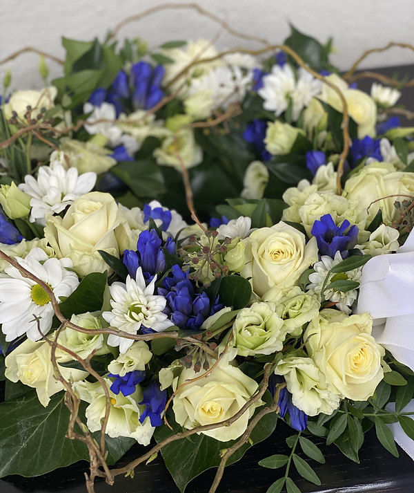 Urnenkranz weiss_blau