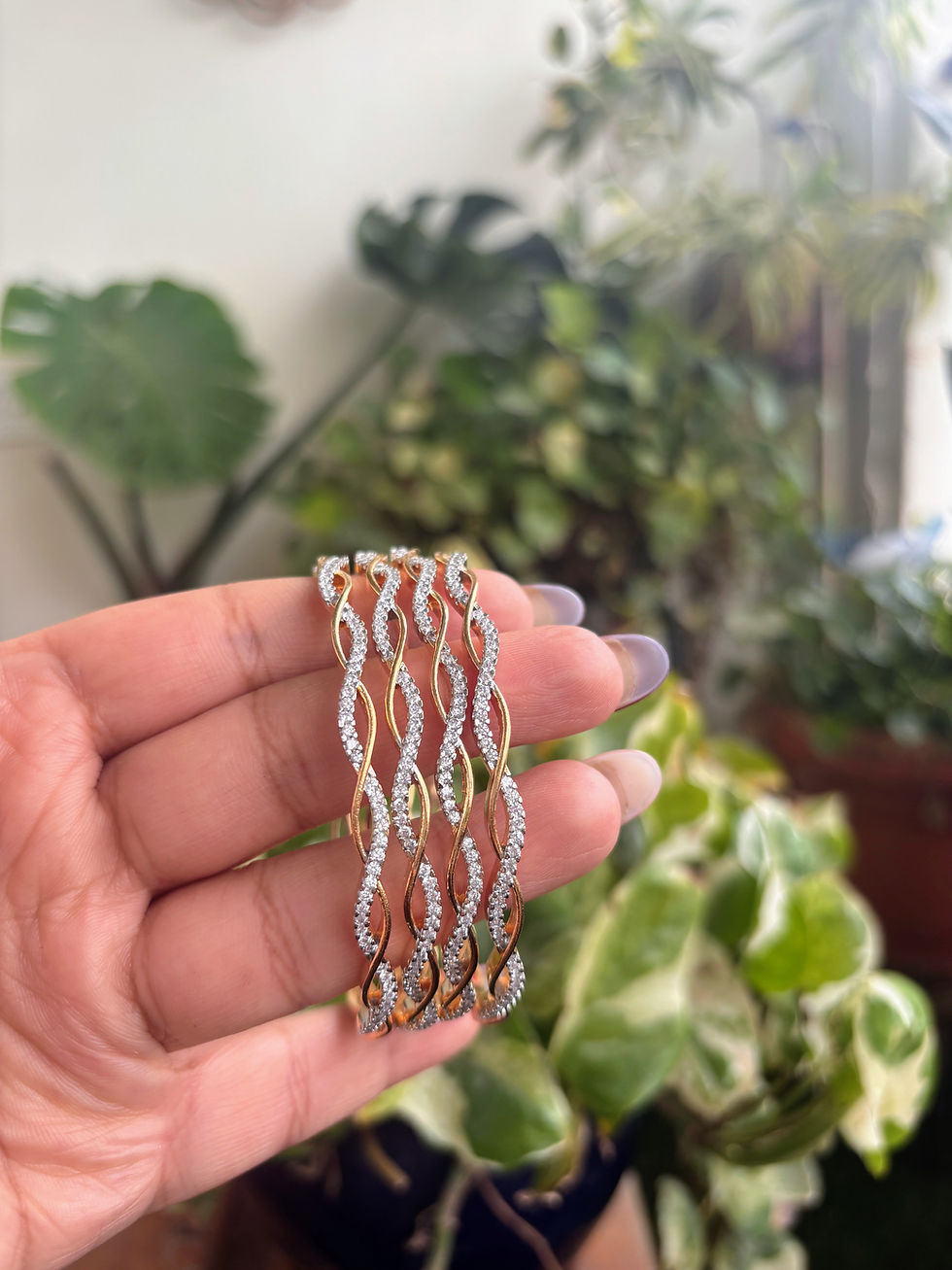 Thumbnail: Tara Bangles - P0569