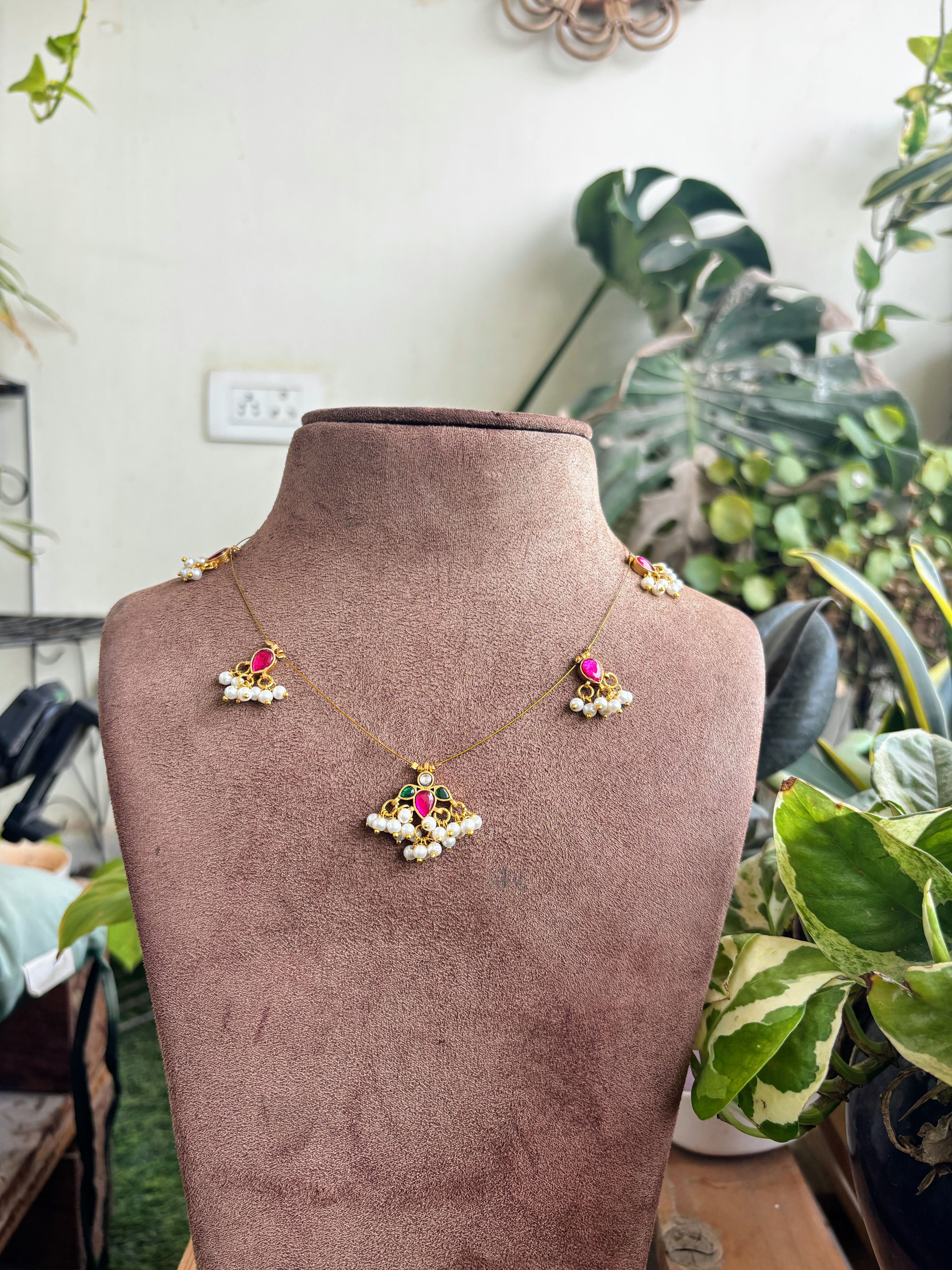 Jadau Pearl Invisible Chain - P0460