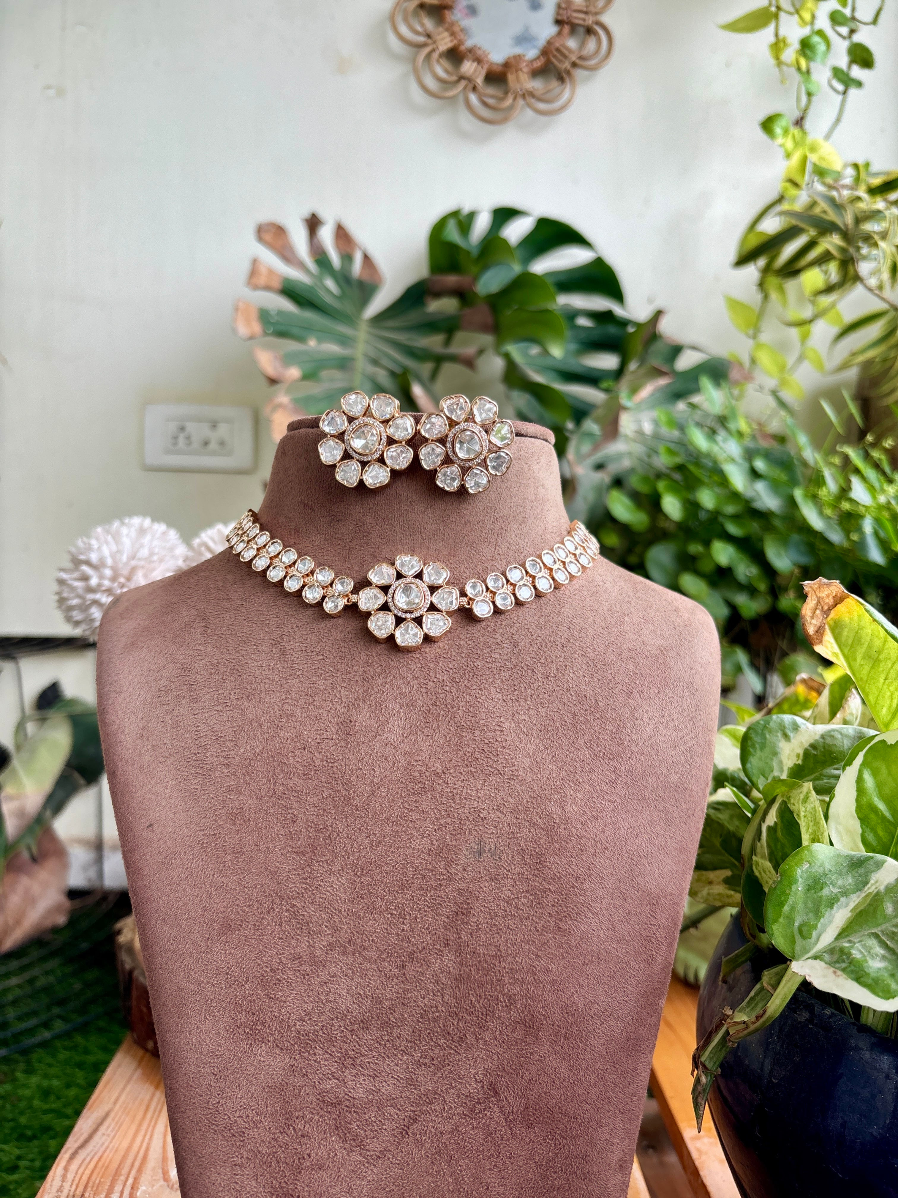 Kundan Flower Neckset - P0184