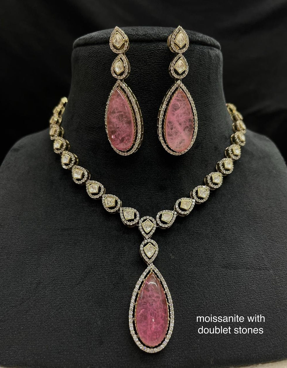 Thumbnail: Doublet Moissanite Neckset - P0464