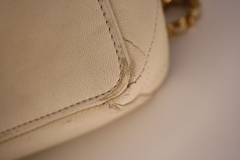 Pikkukuva: Chanel Sheepskin Quilted Mademoiselle Flap in Beige