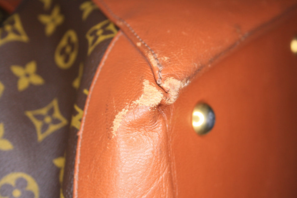 Thumbnail: View of  Louis Vuitton Sac Weekend  Tote Bag