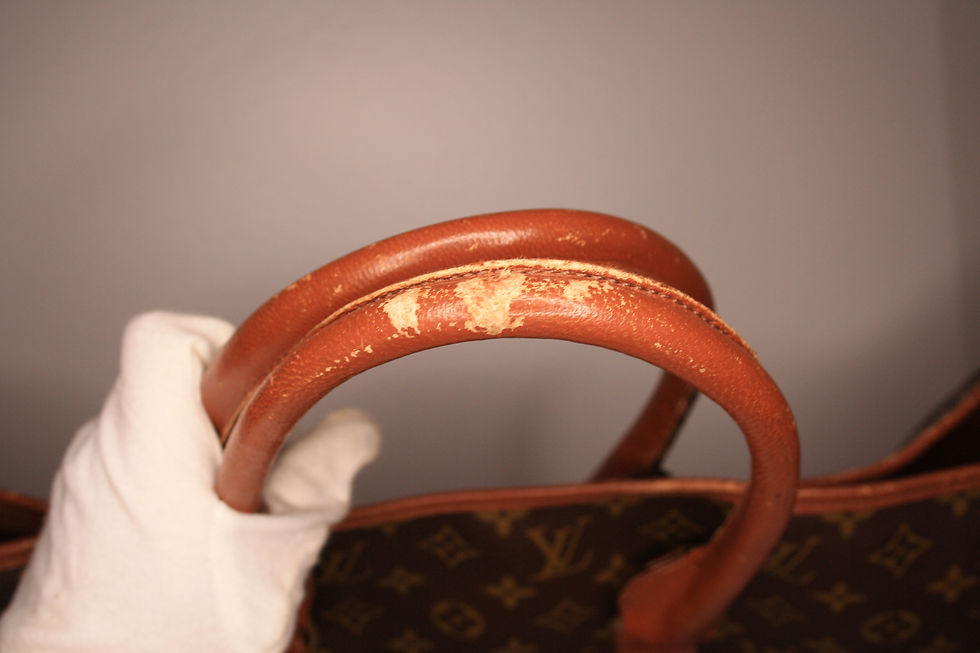 Thumbnail: View of  Louis Vuitton Sac Weekend  Tote Bag handles view