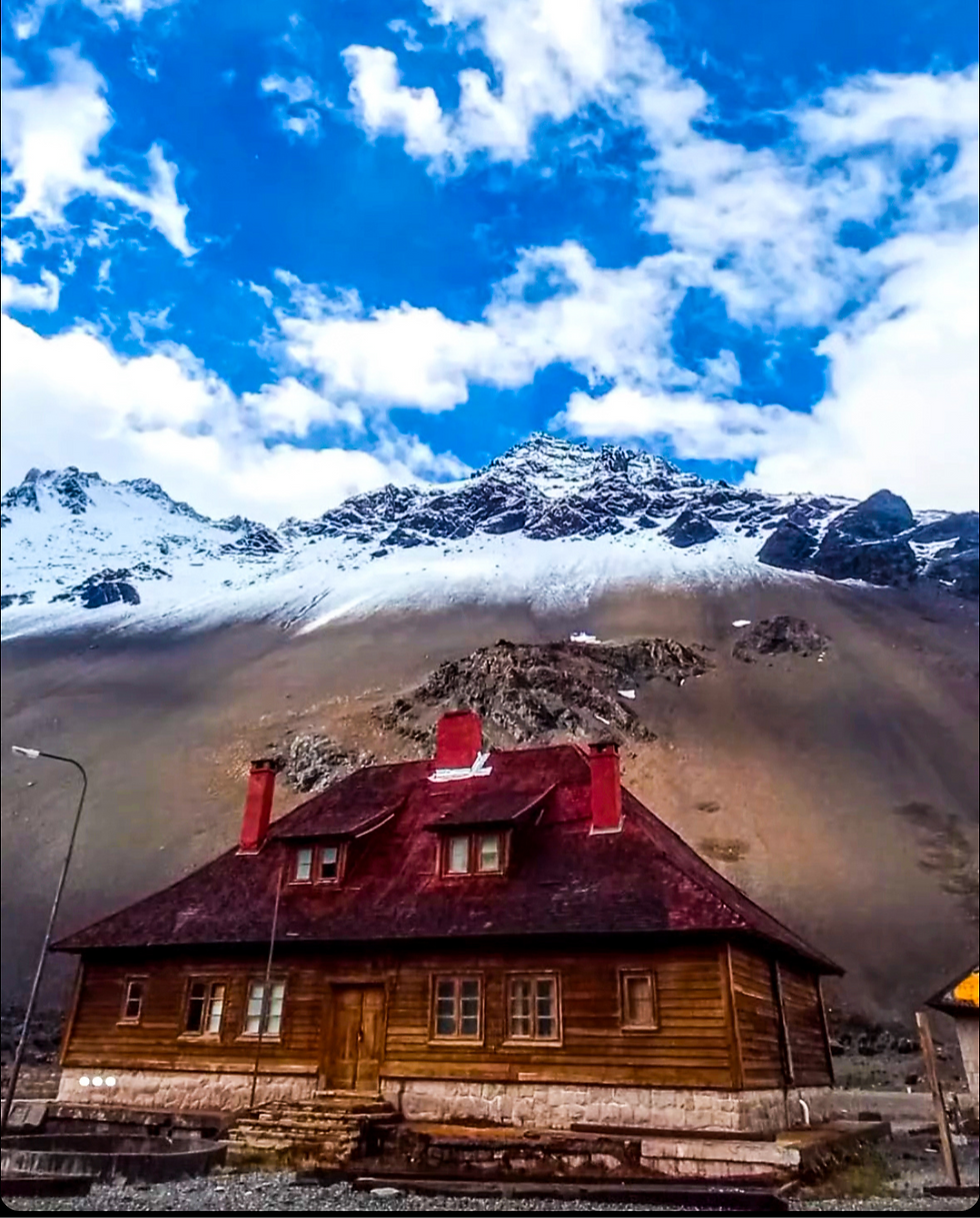 Portezuelo del Viento, Las Cuevas Argentina