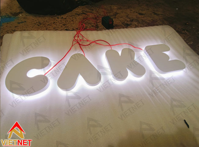 chu-inox-hat-led-sang-chan-cake