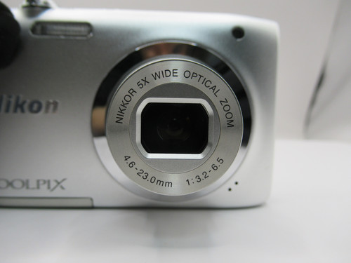 628 Nikon COOLPIX A100 NIKKOR 5xWIDE OPTICAL ZOOM 4.6-23.0mm 1:3.3